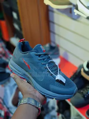 Original Nike Air Zoom Structure 17 Running Sneakers