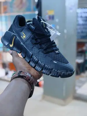 Original Nike Free Metcon 5 Black Gold Sneakers