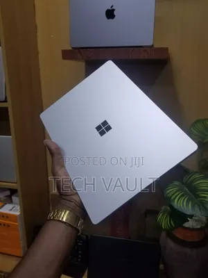 New Laptop Microsoft Surface Laptop 4 8GB Intel Core i5 SSD 256GB