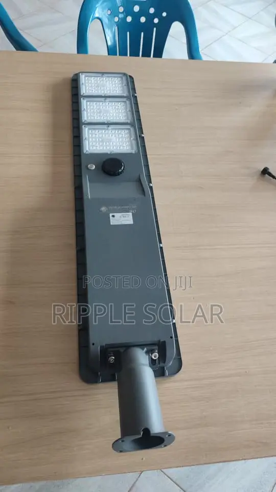 500W Commercial Solar Street Light With Inbuilt Panel