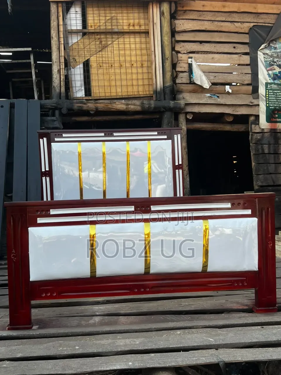 Grey Leather Bed 4*6with Gold Stickers