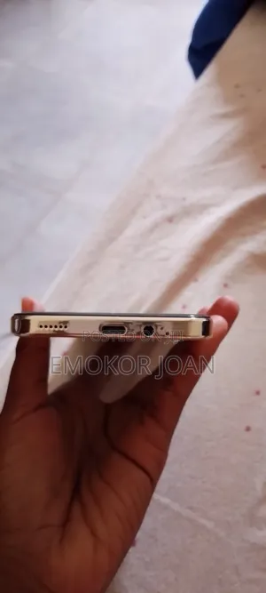 Mobile Phone 128 GB Gold