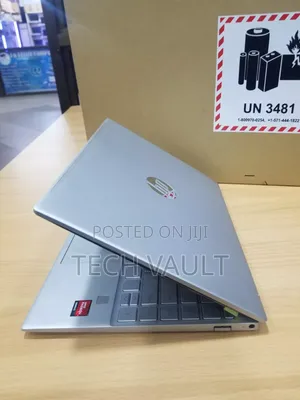 New Laptop HP Pavilion 13z 16GB AMD Ryzen 7 SSD 512GB