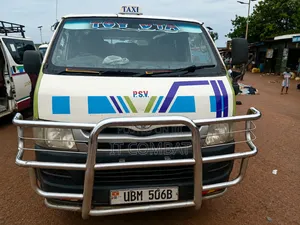 Toyota HiAce 2010 White