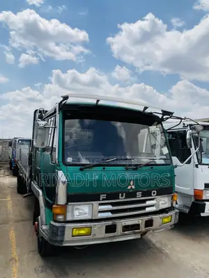 Fuso Ordinary 6d17 Engine Green Color