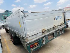 Fuso Ordinary 6d17 Engine Green Color