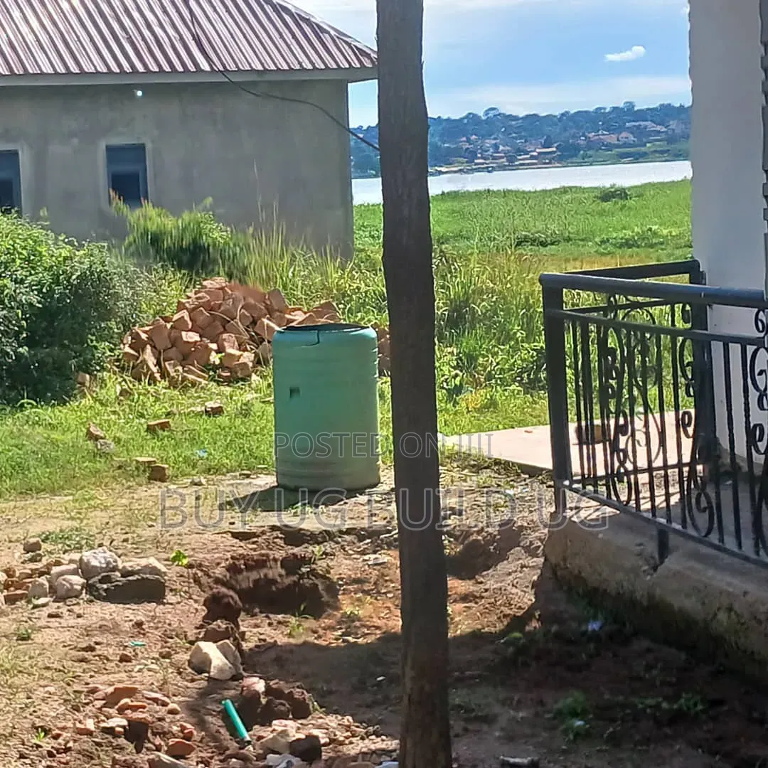 Lake View Plot With House on Quick Sale Garuga Ntebe 11decimals