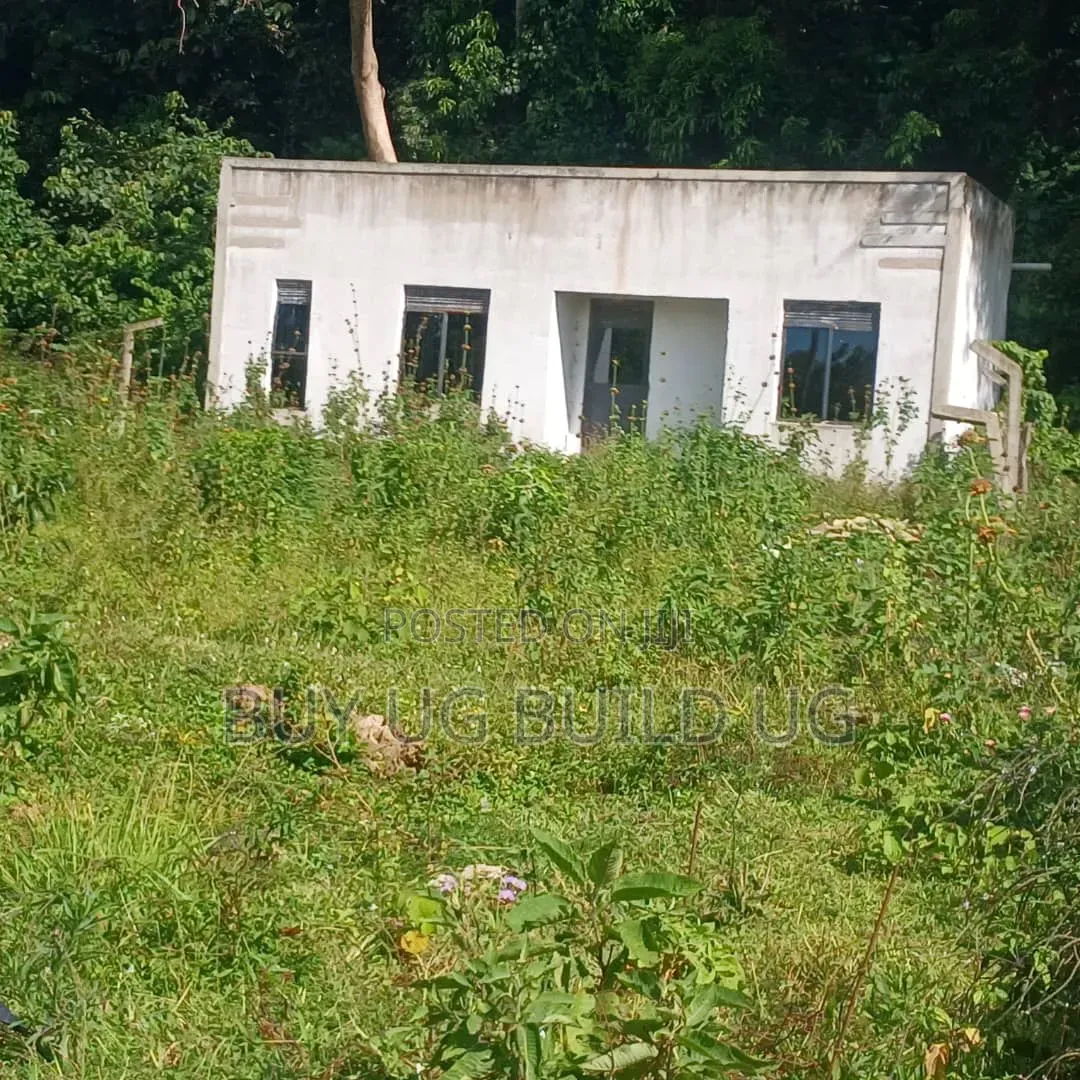 Lake View Plot With House on Quick Sale Garuga Ntebe 11decimals