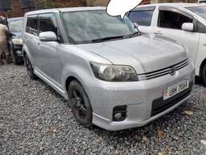 Toyota Corolla Rumion 2010 Silver