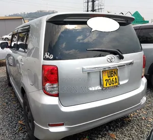 Toyota Corolla Rumion 2010 Silver