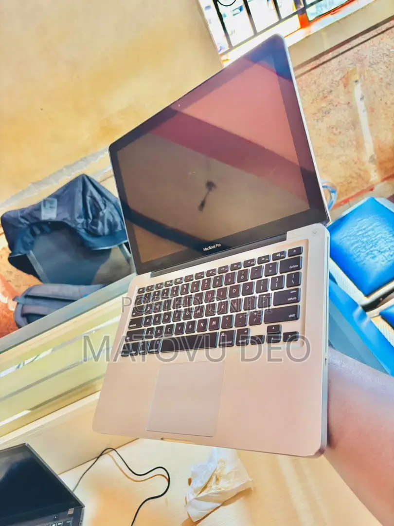 Laptop Apple MacBook Pro 8GB Intel Core i5 SSD 128GB