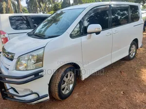 Toyota Noah 2012 White