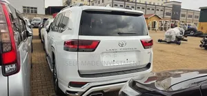 Toyota Land Cruiser 2024 White