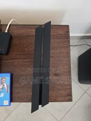 PS4 Standard: Make Neighborhood Boys Crowd Your Doorway Fast