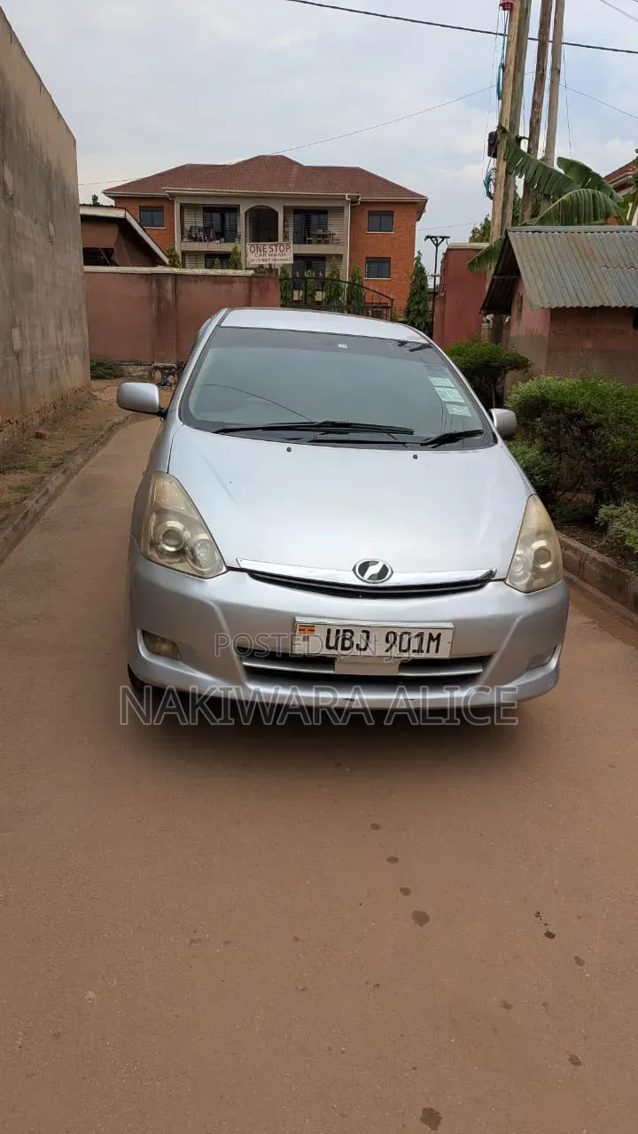 Toyota Wish 2005 Silver