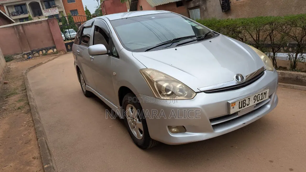 Toyota Wish 2005 Silver