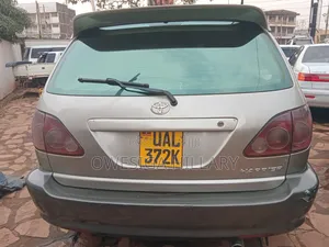 Toyota Allex 2000 Black