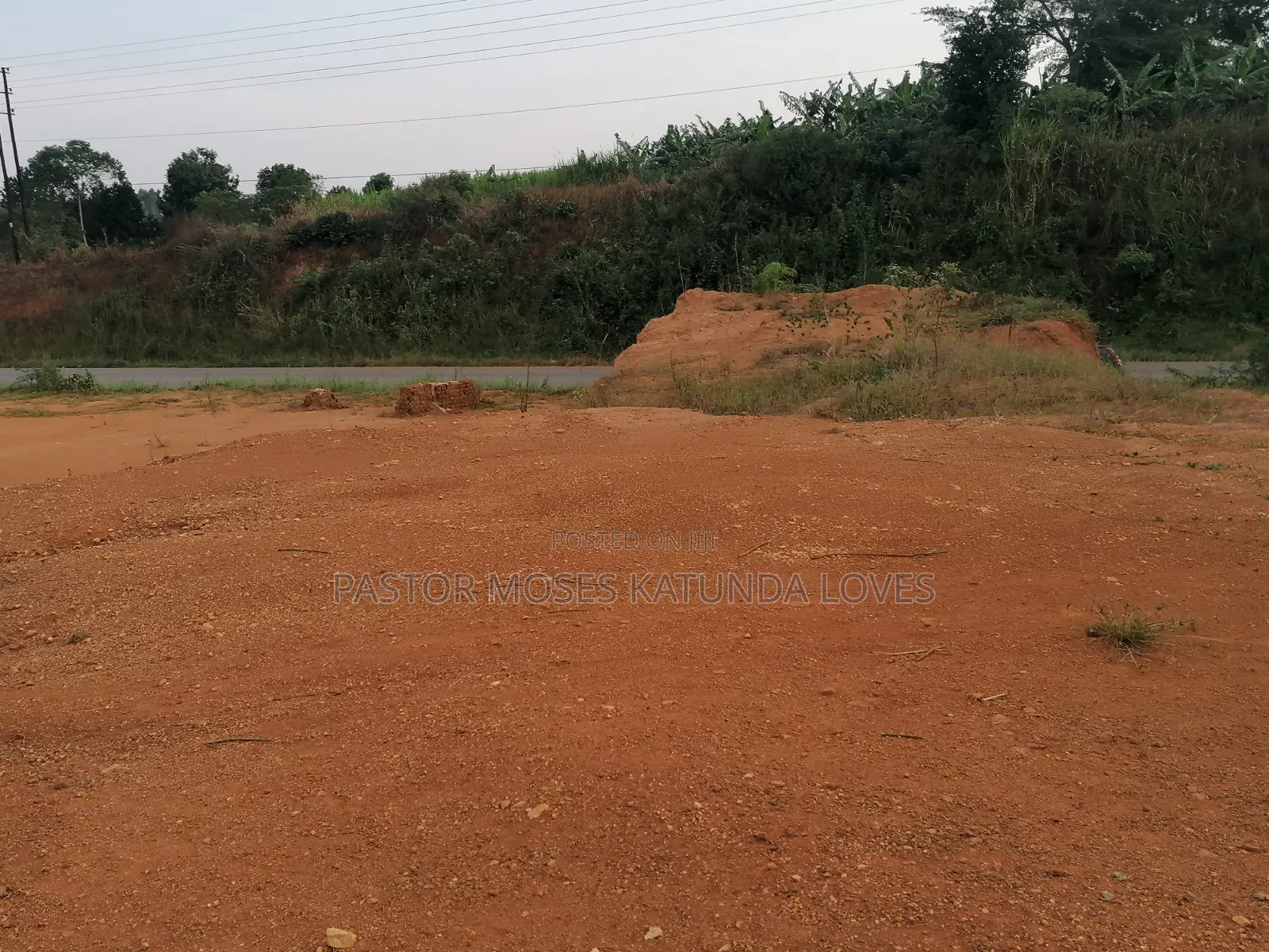 4.7 Acres for Sale Touching Tarmac