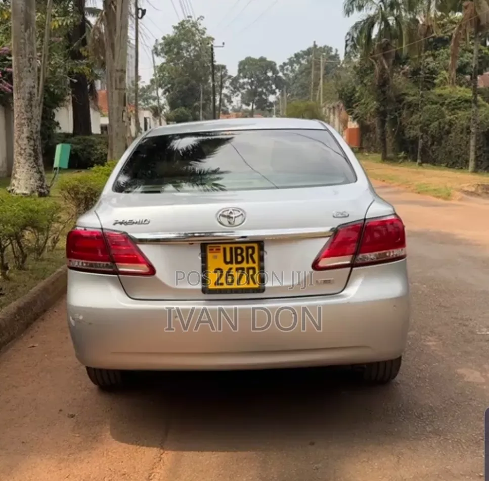 Toyota Premio 2016 Silver