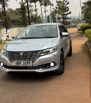 Toyota Premio 2016 Silver