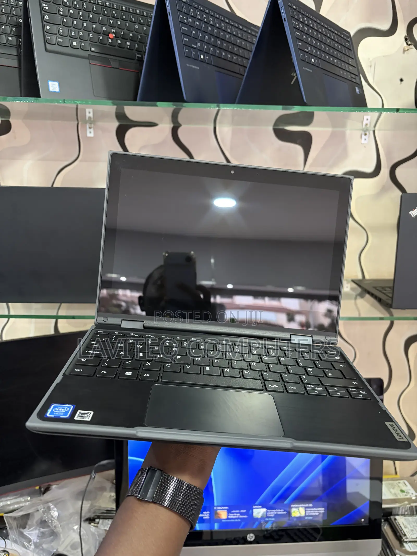 Laptop Lenovo 300e 4GB Intel Celeron SSD 128GB