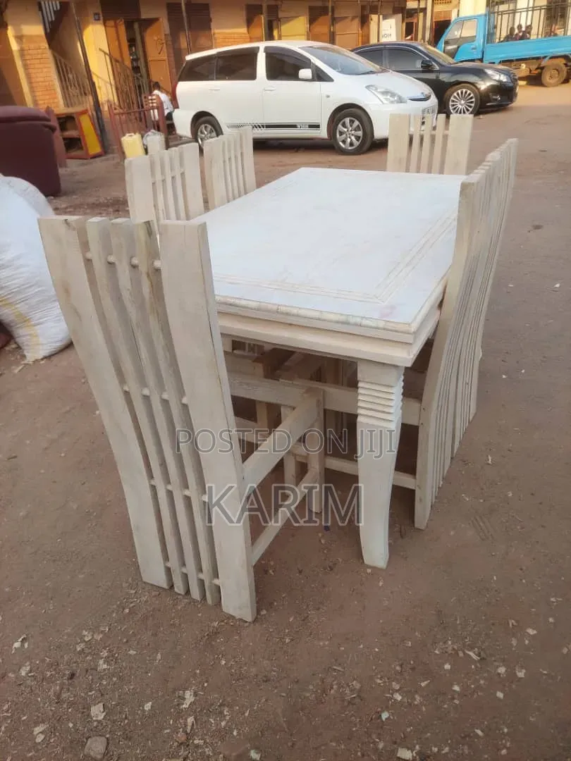 8 Seater Dinning Table