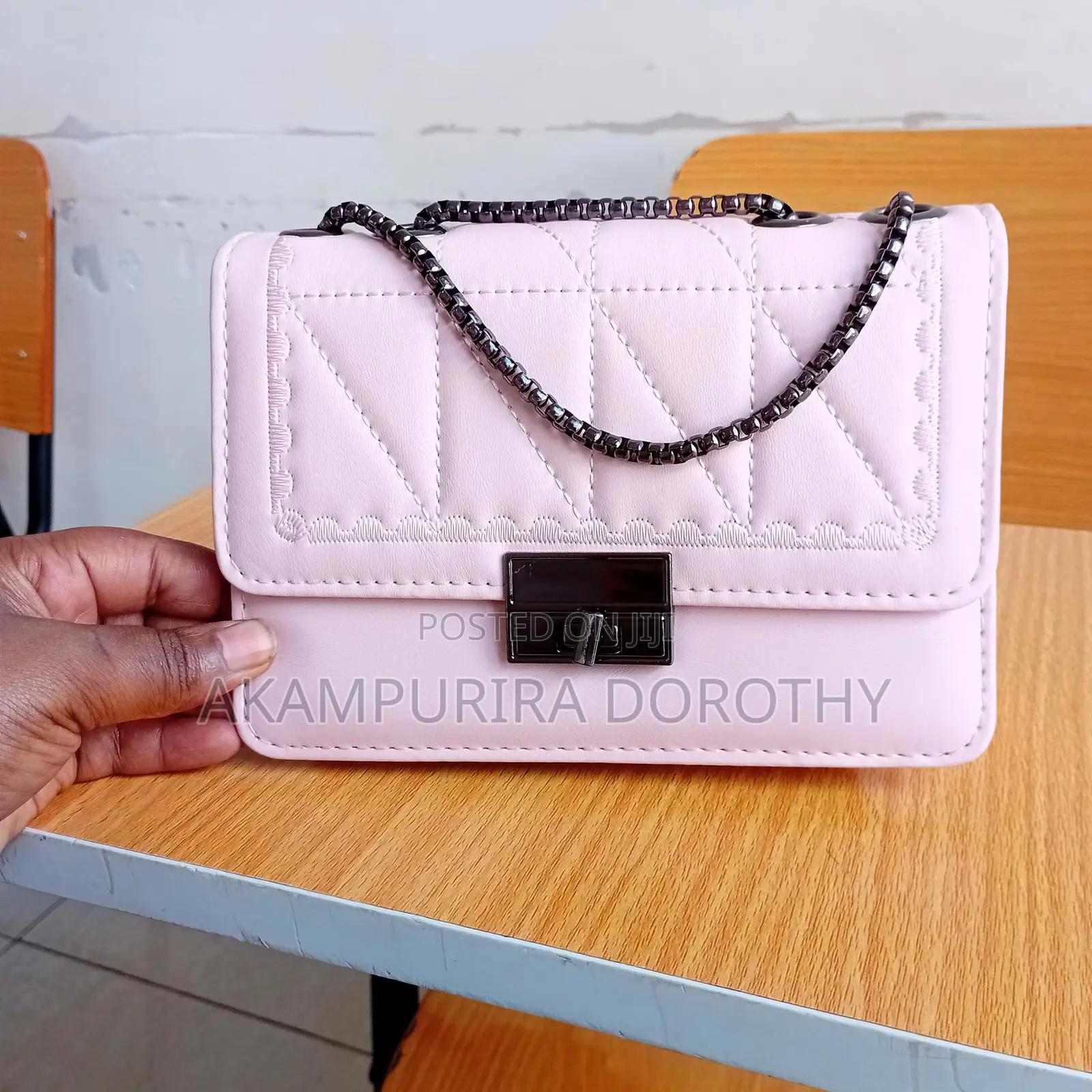 D T Luxury Bags