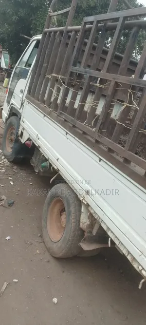 Isuzu Elf 1500 1990 White