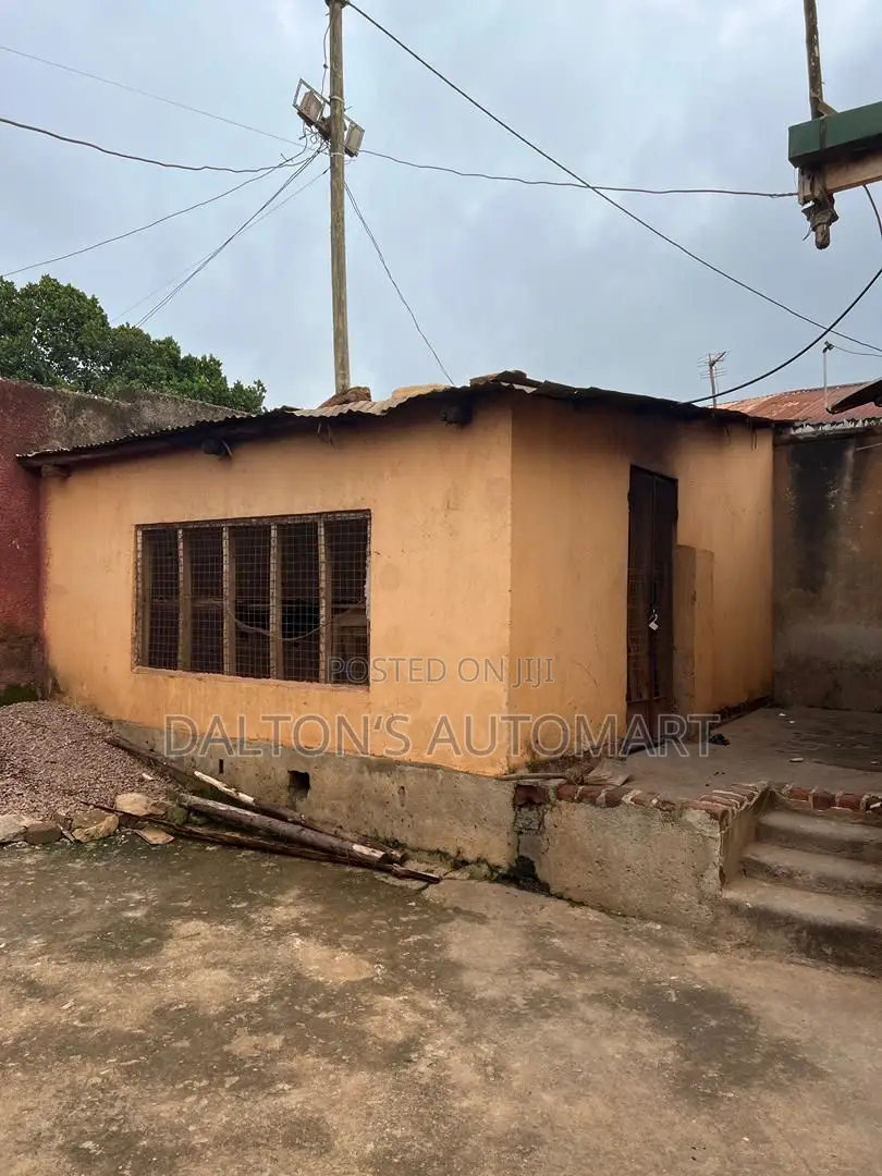 3bdrm Bungalow in Bweyogerere Central, Kira for sale