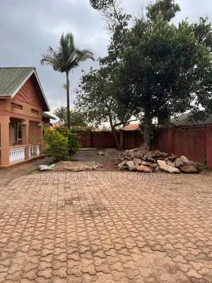 3bdrm Bungalow in Bweyogerere Central, Kira for sale