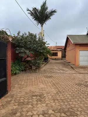 3bdrm Bungalow in Bweyogerere Central, Kira for sale