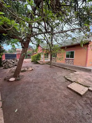 3bdrm Bungalow in Bweyogerere Central, Kira for sale