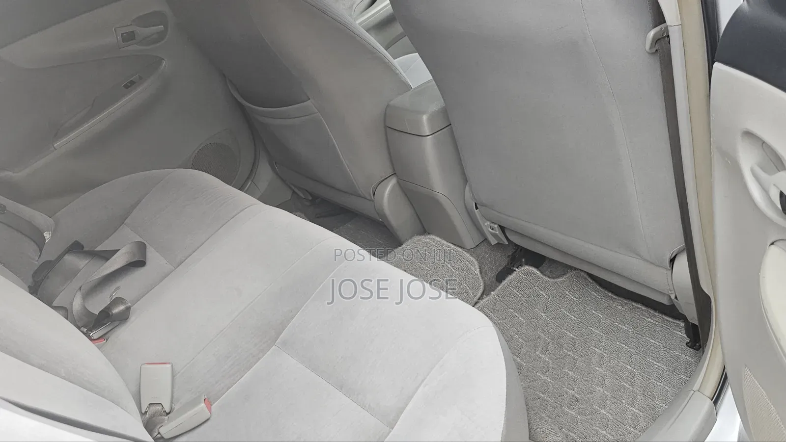Toyota Axio 2011 Silver