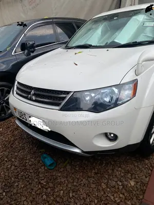 Mitsubishi Outlander ES 2010 White