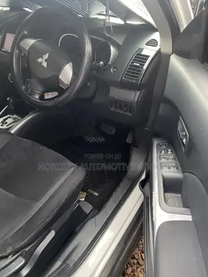 Mitsubishi Outlander ES 2010 White