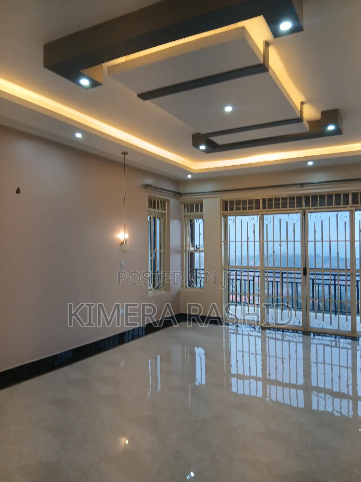 6bdrm House in Bwebajja, Ssisa for sale