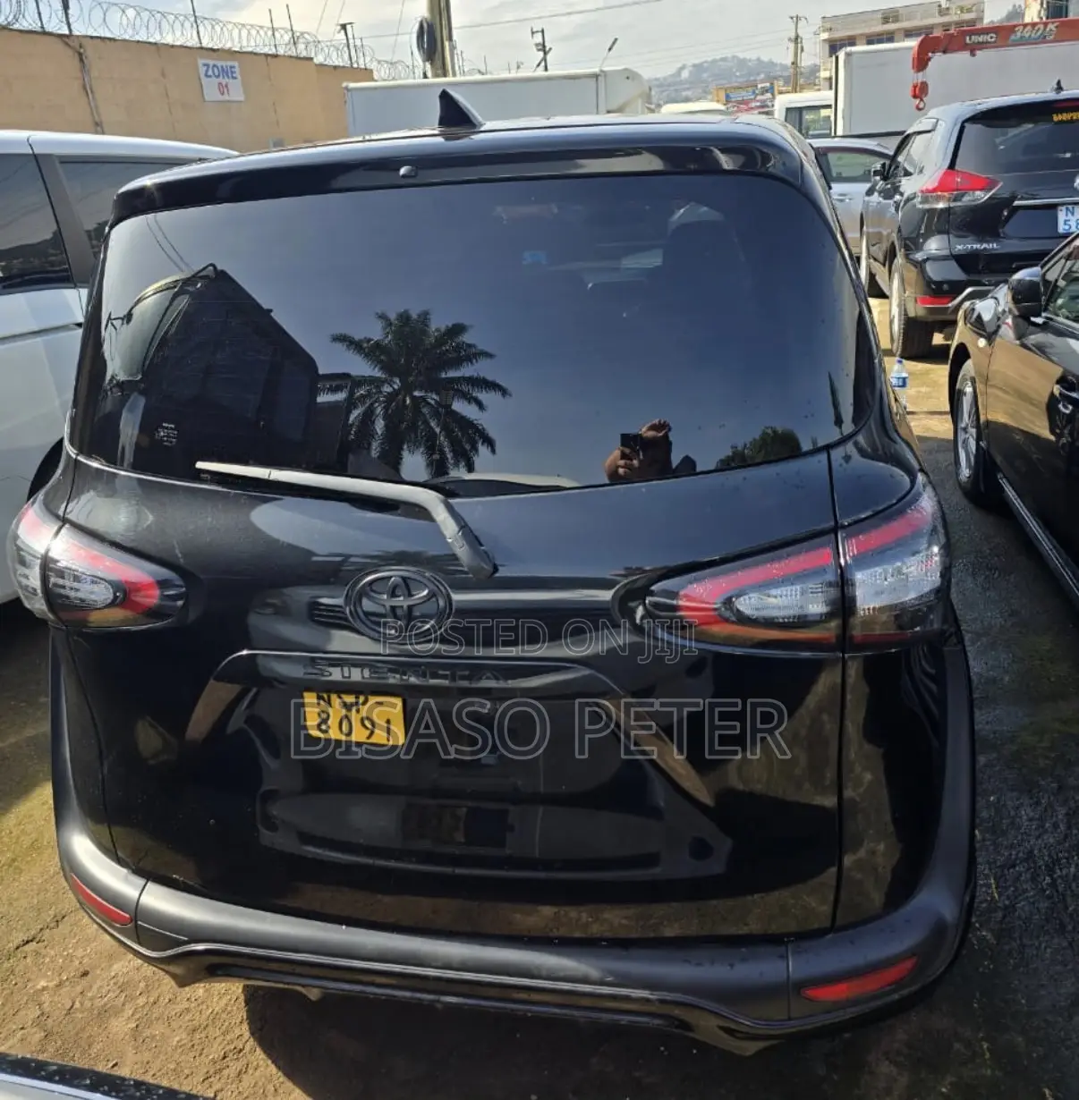 Toyota Sienta 2017 Black