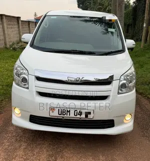 Toyota Noah 2009 White