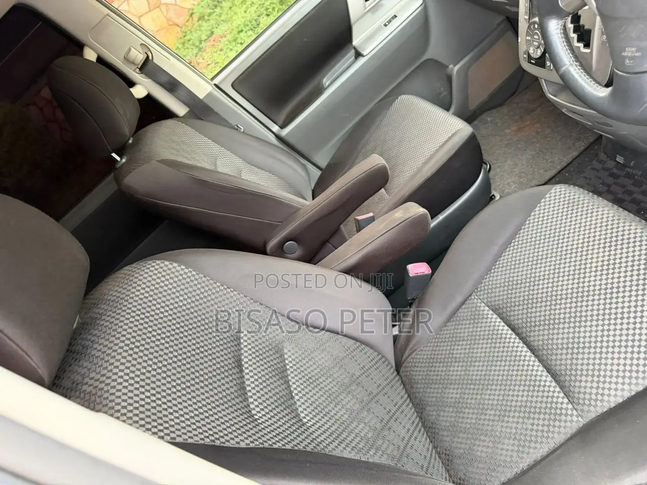 Toyota Noah 2009 White