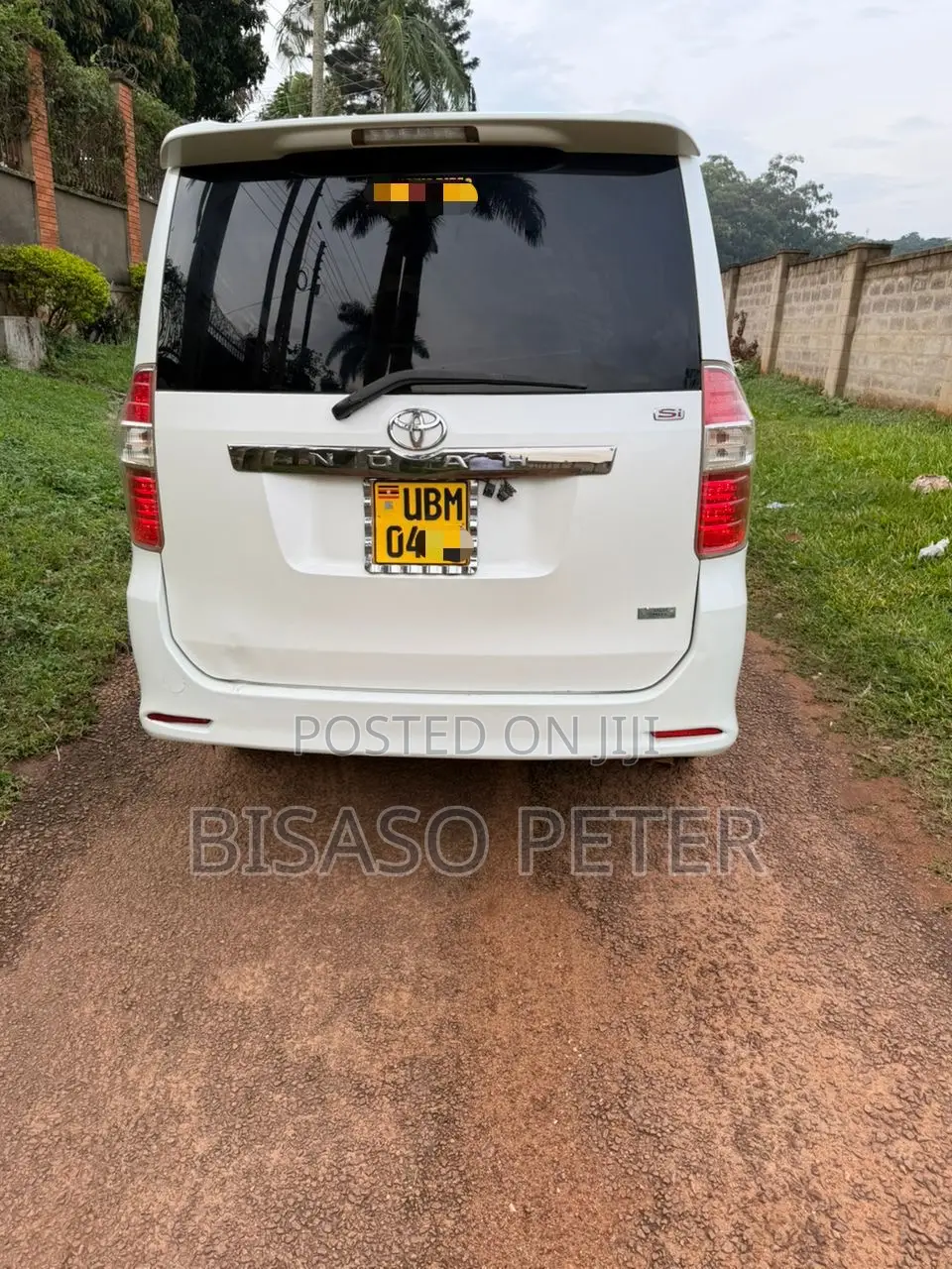 Toyota Noah 2009 White