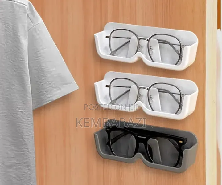 1piece Wall-Mounted Glass Holder