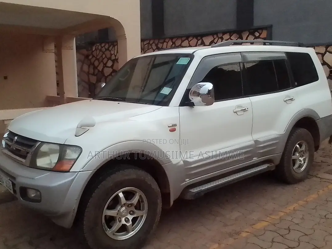 Mitsubishi Pajero 1999 White