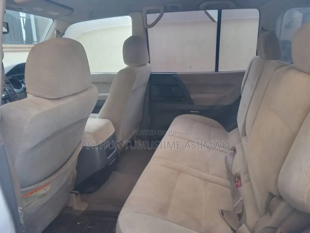 Mitsubishi Pajero 1999 White