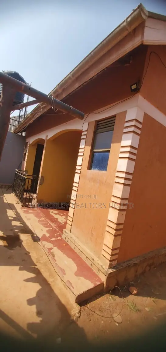 3bdrm House in Division A for sale