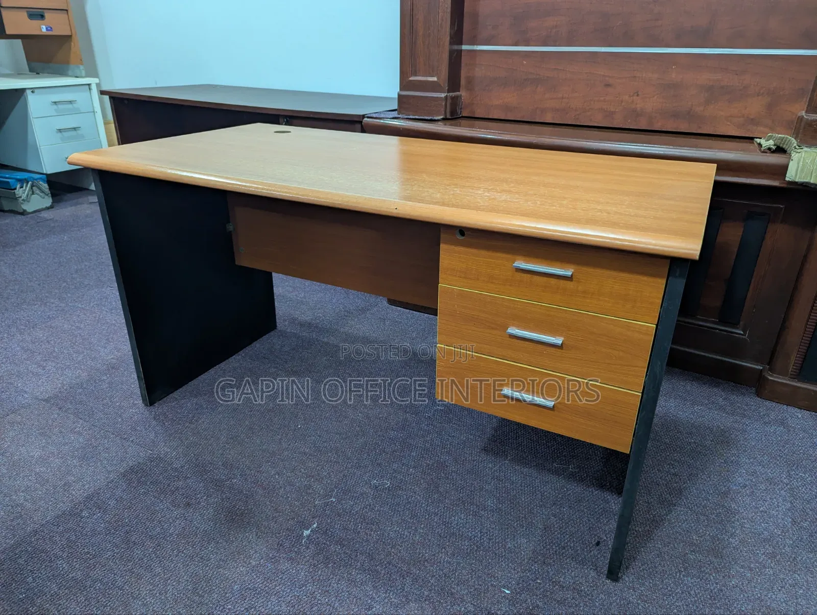 Office Table// Desk for Sale , 140cm With Fixed Drawers