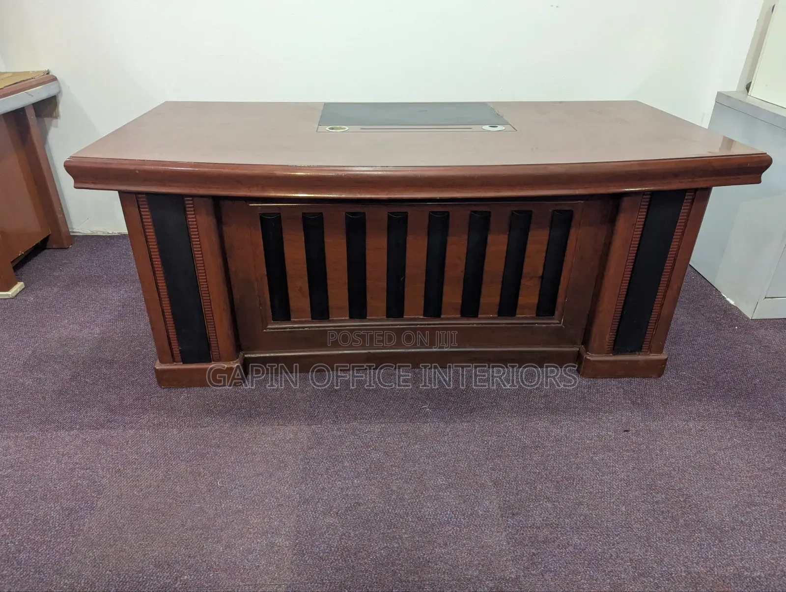 Office Furniture// Second Hand Executive Office Table of Size 180cm