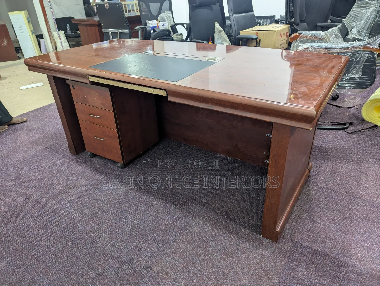 Office Furniture// Second Hand Executive Office Table of Size 180cm