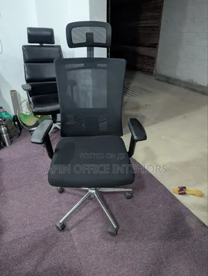 Headrest Office Chair Readily Available for Sale, Adjustable.