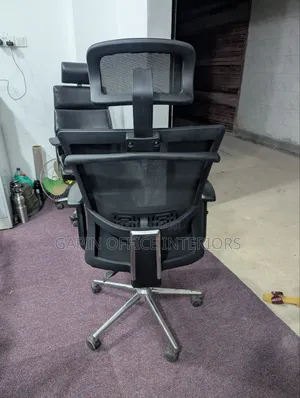 Headrest Office Chair Readily Available for Sale, Adjustable.