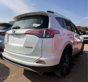 Toyota RAV4 2018 White